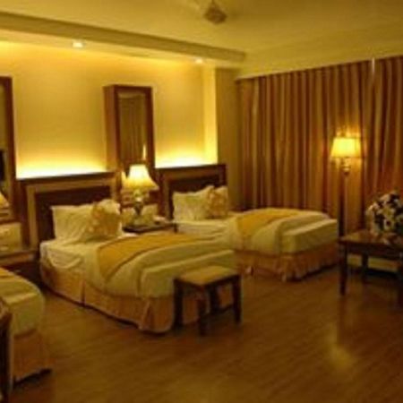 Hotel Picasso Paschim Vihar Delhi - Couple Friendly Local Ids Accepted Buitenkant foto