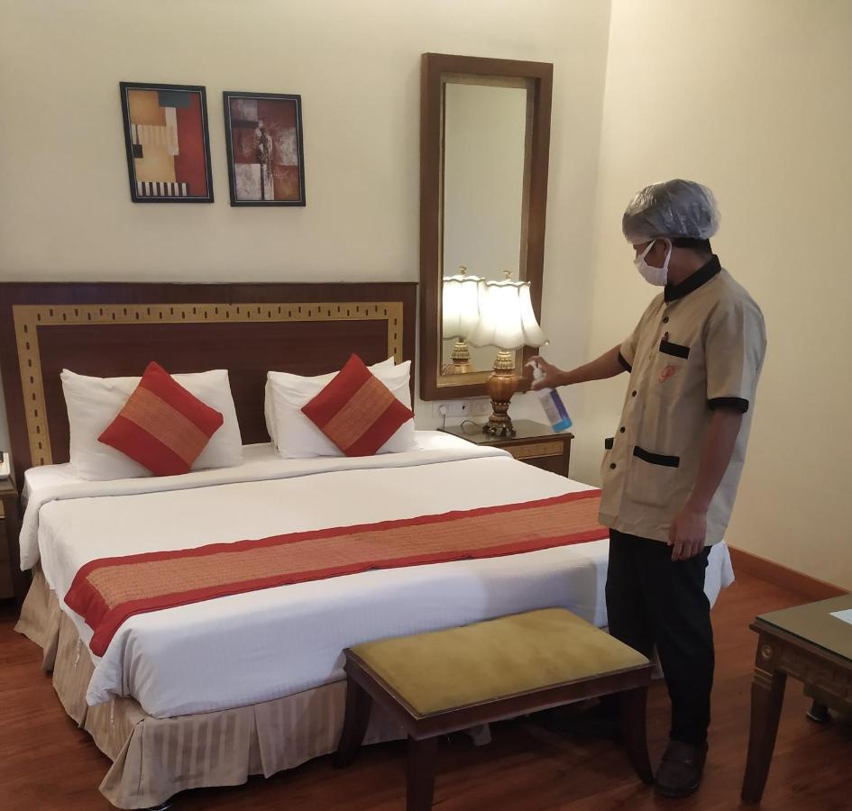 Hotel Picasso Paschim Vihar Delhi - Couple Friendly Local Ids Accepted Buitenkant foto