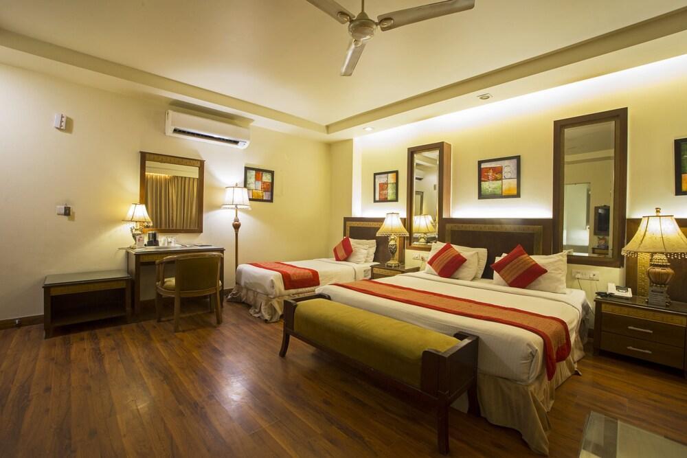 Hotel Picasso Paschim Vihar Delhi - Couple Friendly Local Ids Accepted Buitenkant foto