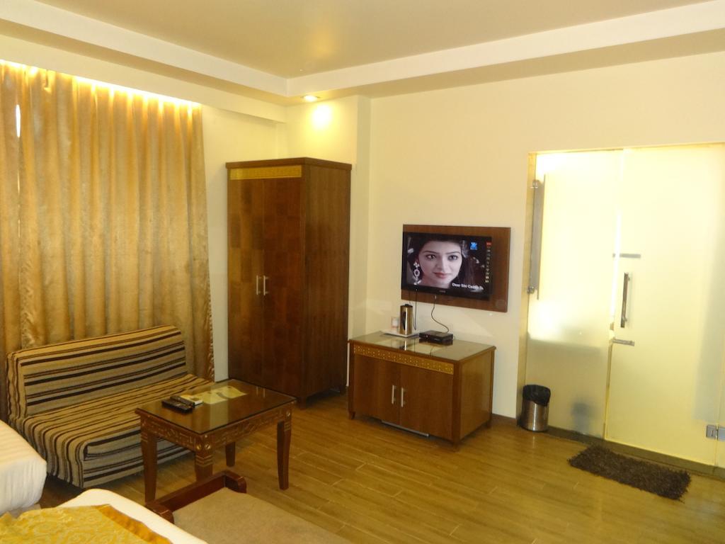 Hotel Picasso Paschim Vihar Delhi - Couple Friendly Local Ids Accepted Buitenkant foto