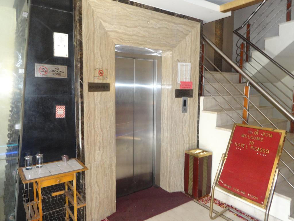 Hotel Picasso Paschim Vihar Delhi - Couple Friendly Local Ids Accepted Buitenkant foto