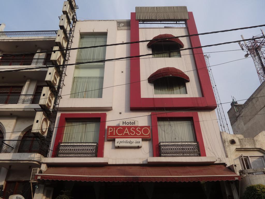 Hotel Picasso Paschim Vihar Delhi - Couple Friendly Local Ids Accepted Buitenkant foto