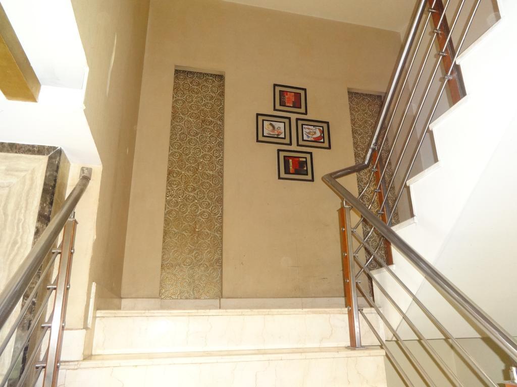 Hotel Picasso Paschim Vihar Delhi - Couple Friendly Local Ids Accepted Buitenkant foto