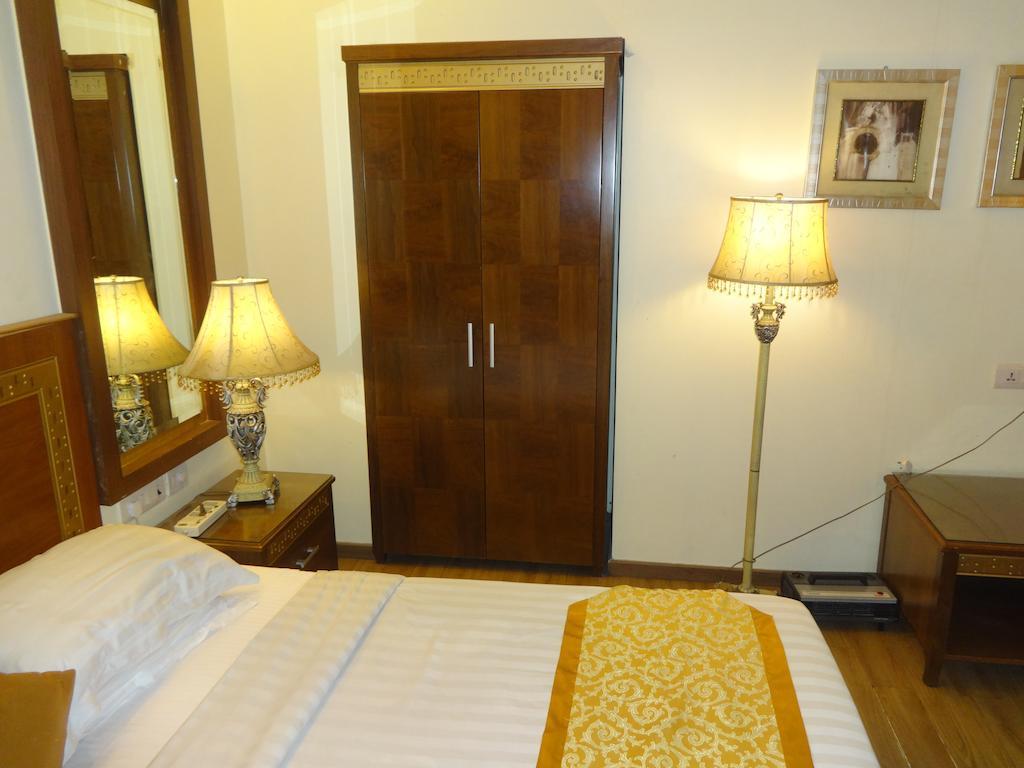 Hotel Picasso Paschim Vihar Delhi - Couple Friendly Local Ids Accepted Buitenkant foto