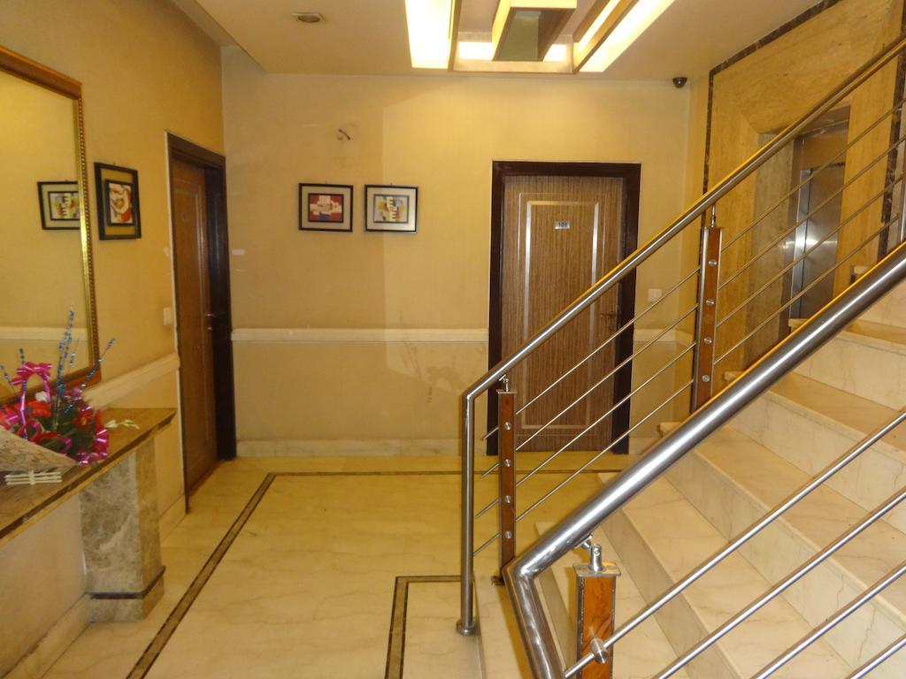 Hotel Picasso Paschim Vihar Delhi - Couple Friendly Local Ids Accepted Buitenkant foto