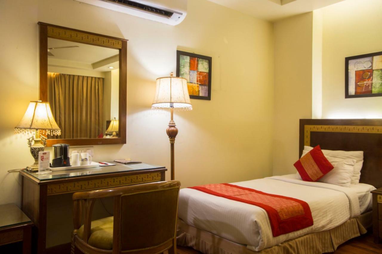 Hotel Picasso Paschim Vihar Delhi - Couple Friendly Local Ids Accepted Buitenkant foto