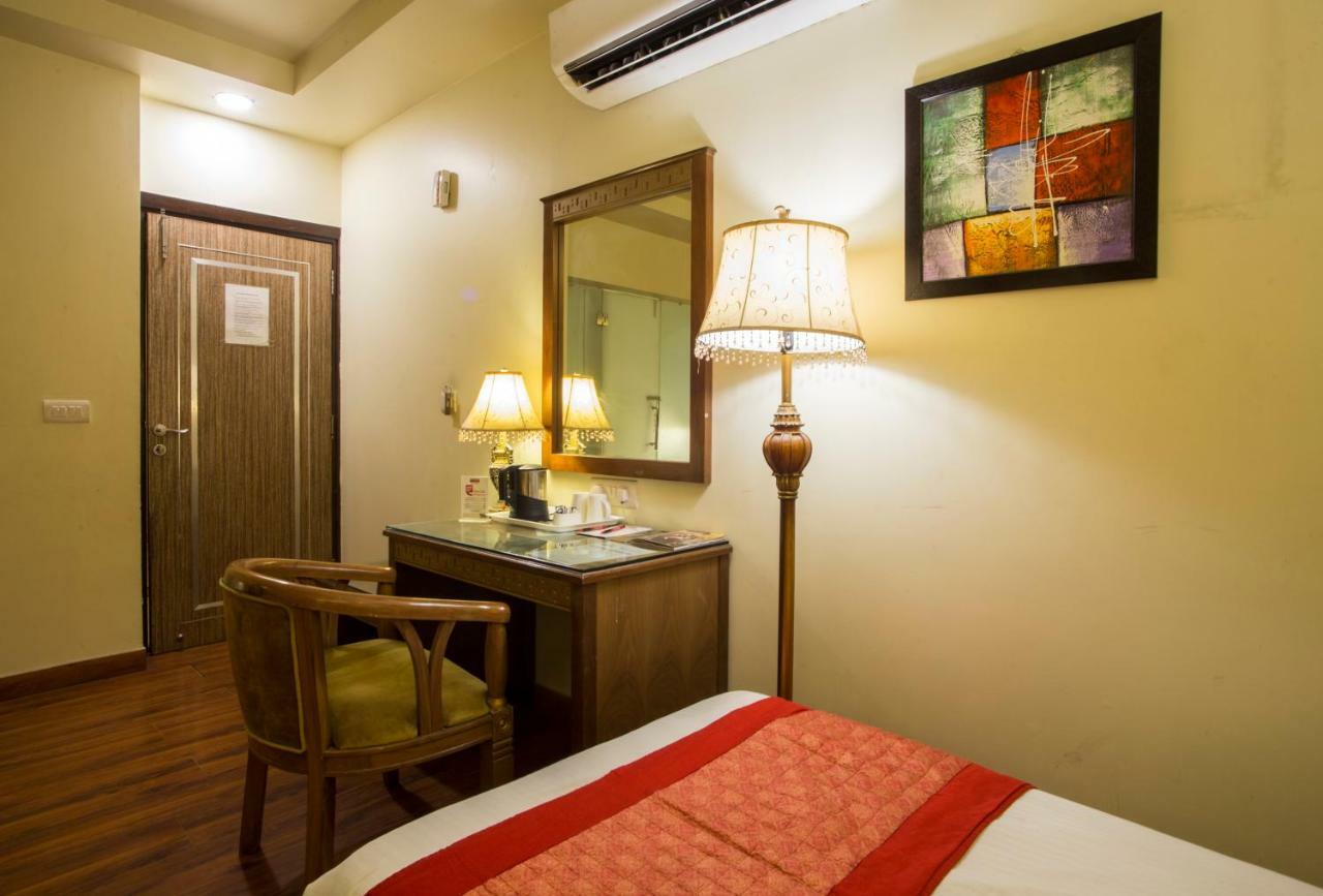 Hotel Picasso Paschim Vihar Delhi - Couple Friendly Local Ids Accepted Buitenkant foto