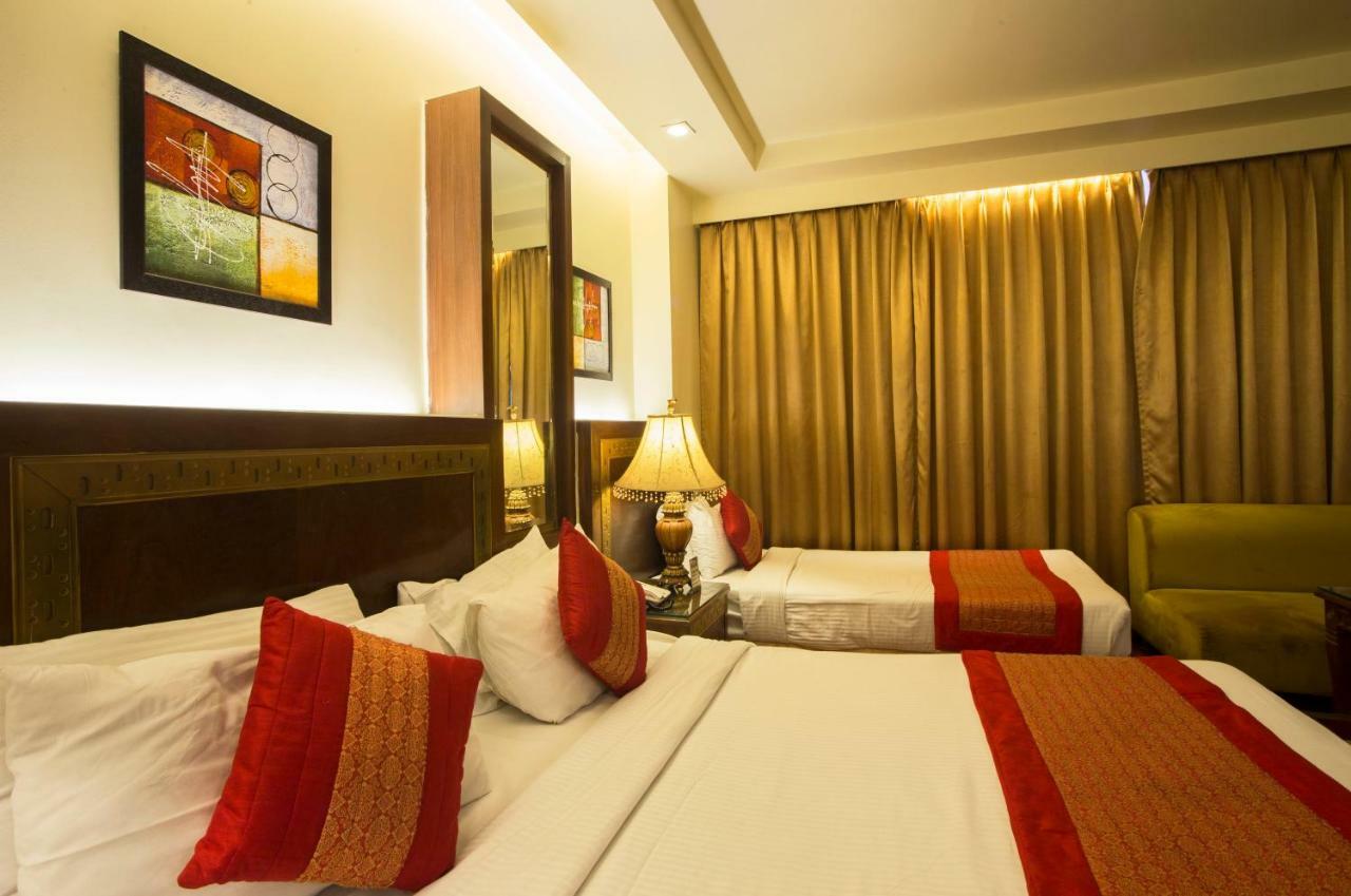 Hotel Picasso Paschim Vihar Delhi - Couple Friendly Local Ids Accepted Buitenkant foto