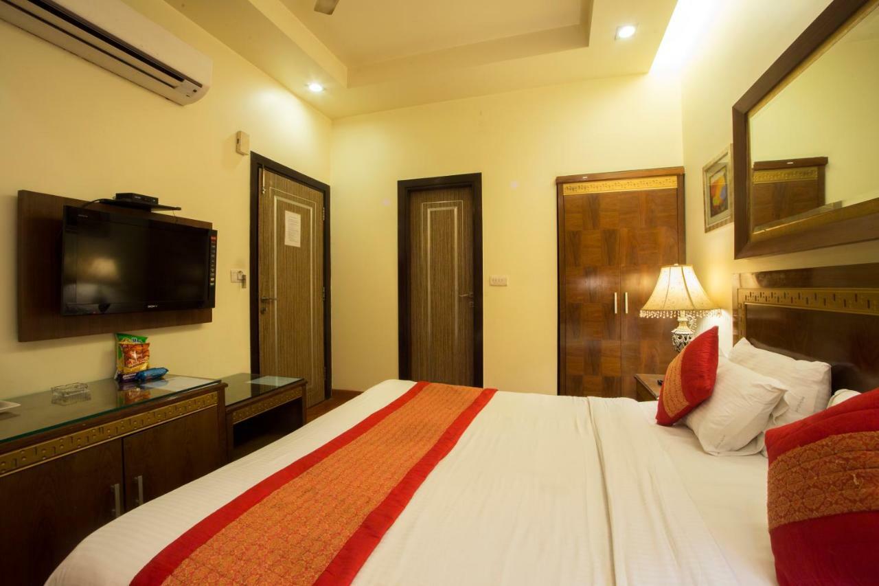 Hotel Picasso Paschim Vihar Delhi - Couple Friendly Local Ids Accepted Buitenkant foto