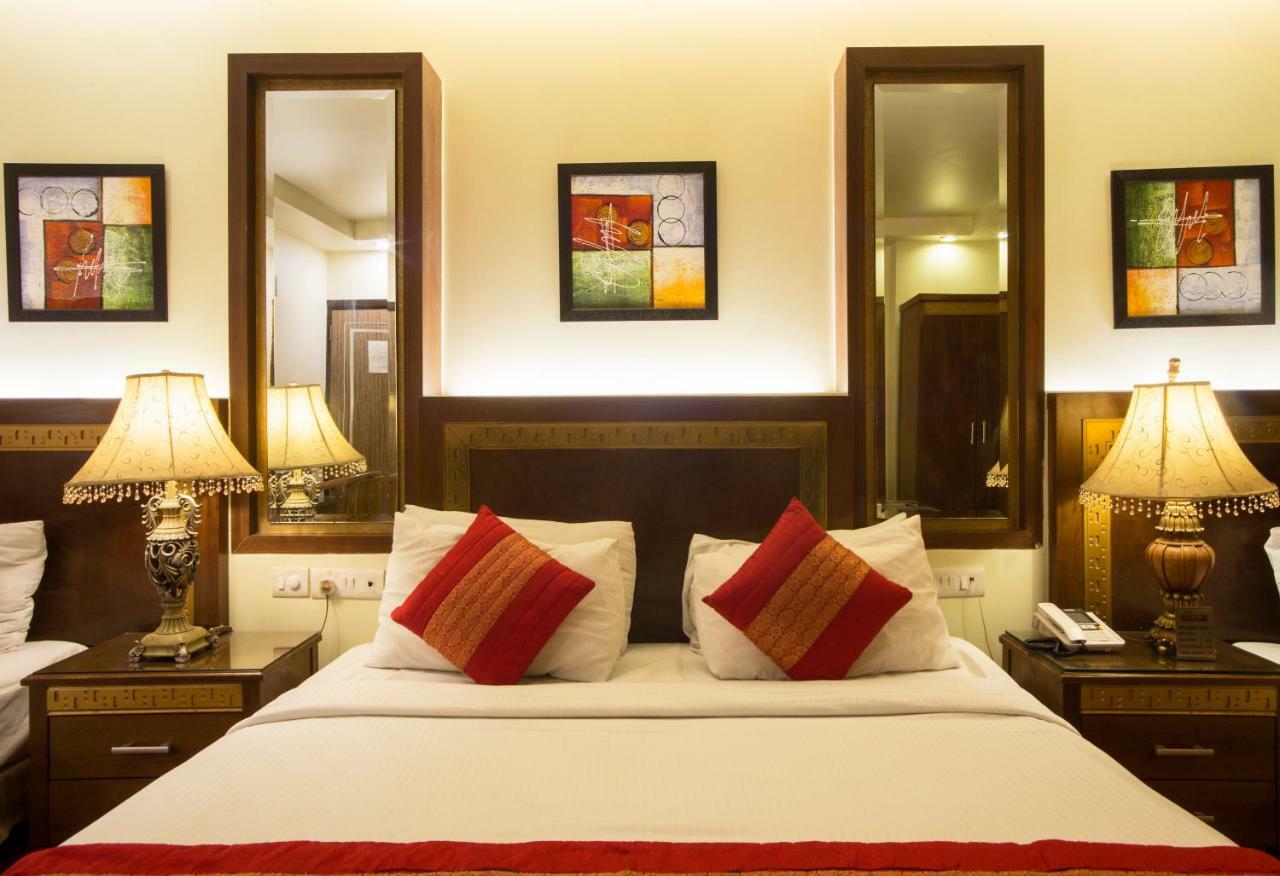 Hotel Picasso Paschim Vihar Delhi - Couple Friendly Local Ids Accepted Buitenkant foto