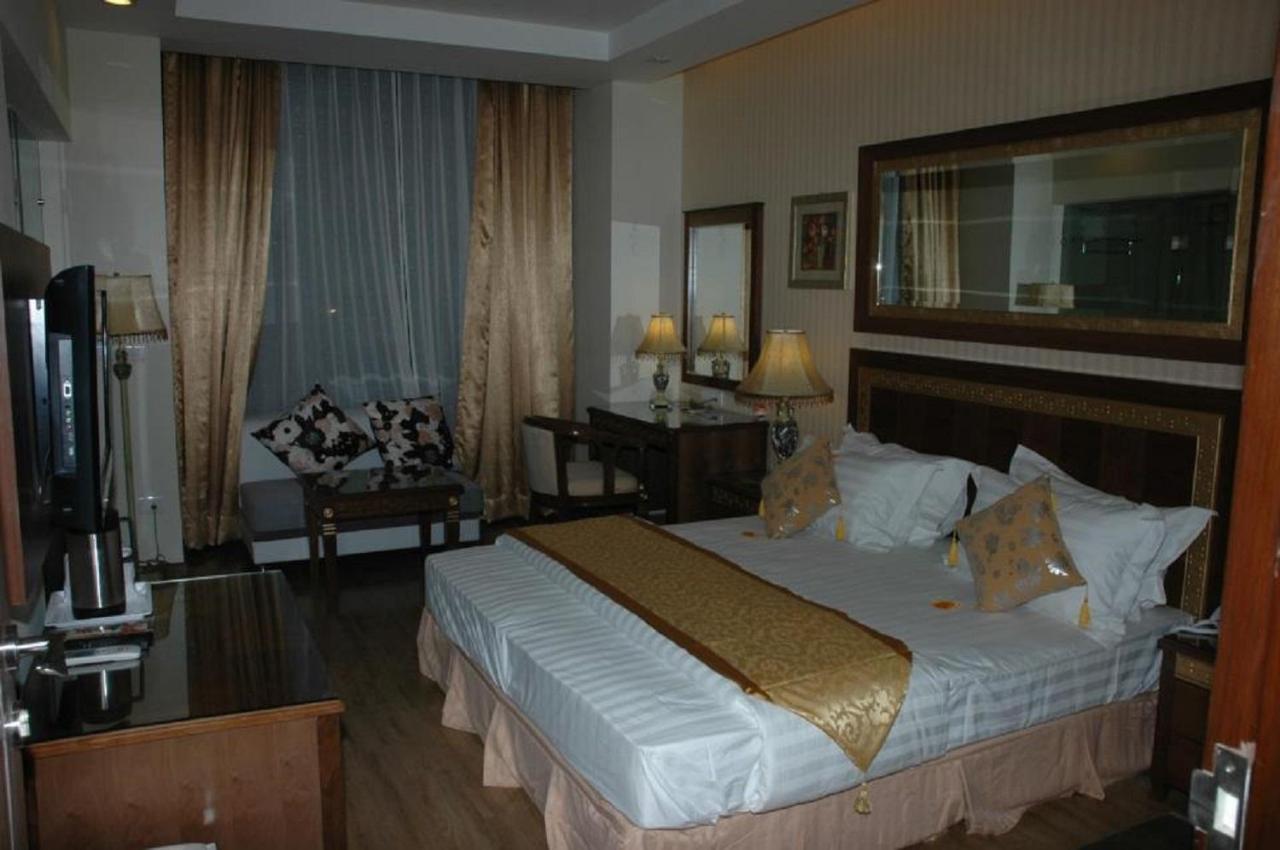 Hotel Picasso Paschim Vihar Delhi - Couple Friendly Local Ids Accepted Buitenkant foto