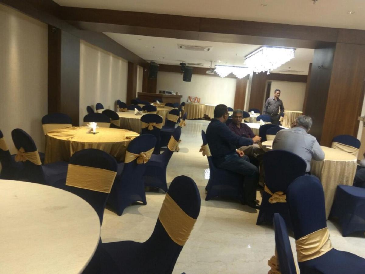 Hotel Picasso Paschim Vihar Delhi - Couple Friendly Local Ids Accepted Buitenkant foto
