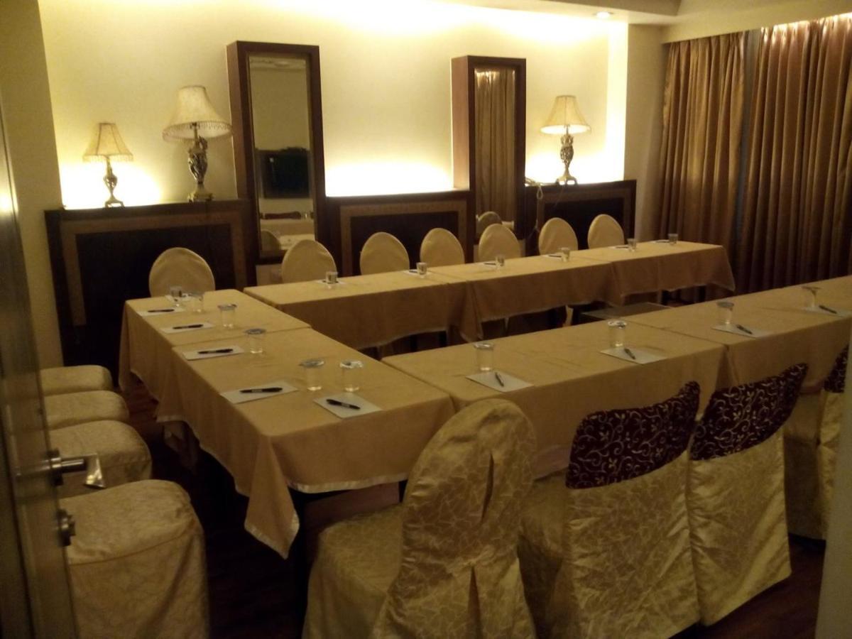 Hotel Picasso Paschim Vihar Delhi - Couple Friendly Local Ids Accepted Buitenkant foto