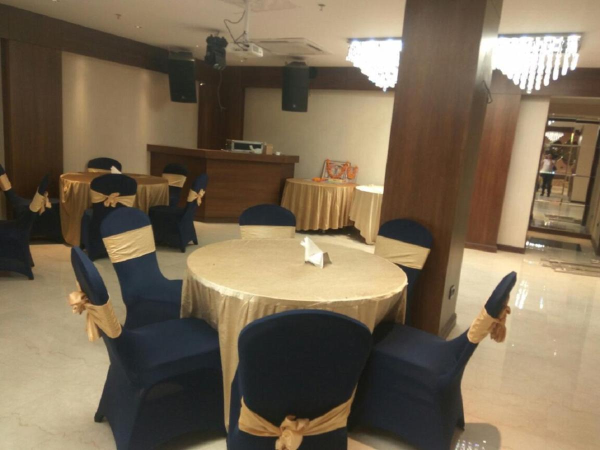 Hotel Picasso Paschim Vihar Delhi - Couple Friendly Local Ids Accepted Buitenkant foto