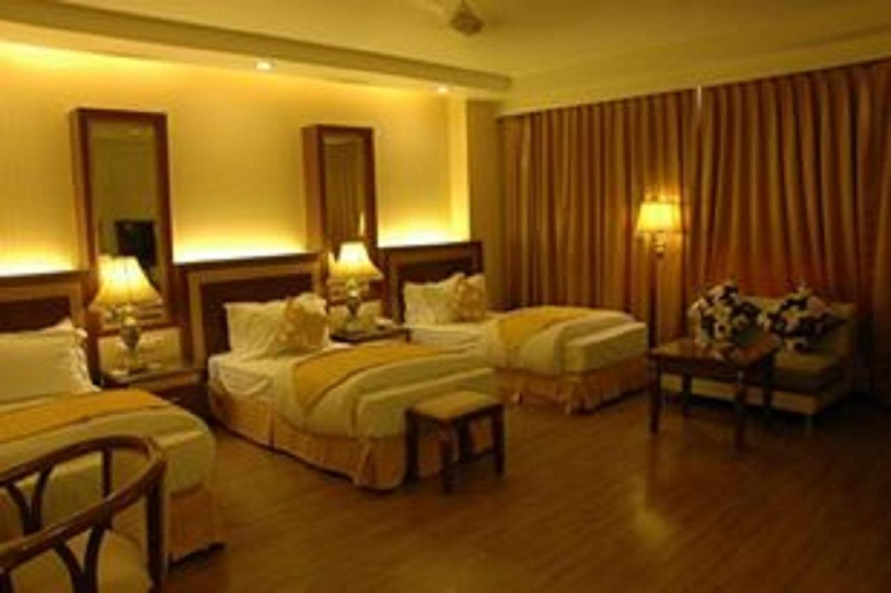 Hotel Picasso Paschim Vihar Delhi - Couple Friendly Local Ids Accepted Buitenkant foto